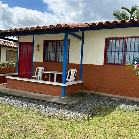 Hotel Campestre Manantial Del Quindio Montenegro Exteriör bild