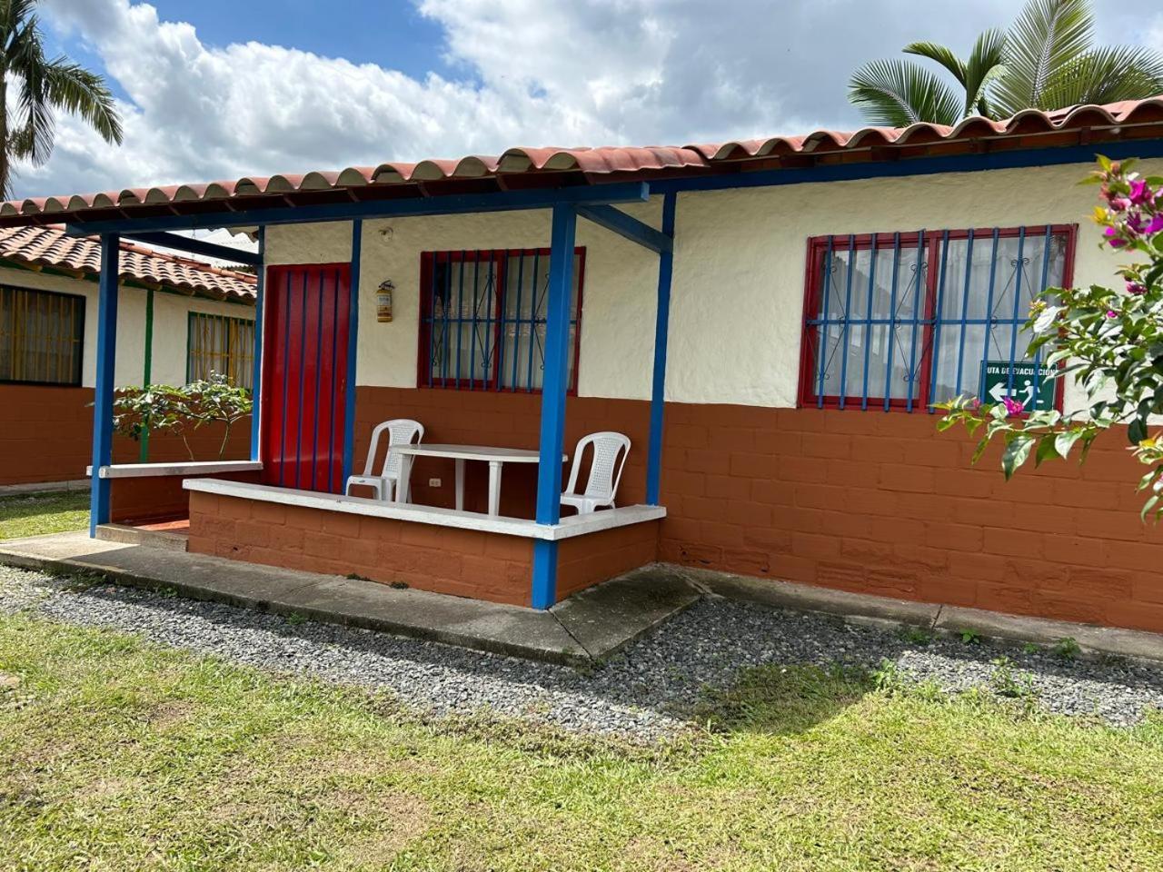 Hotel Campestre Manantial Del Quindio Montenegro Exteriör bild