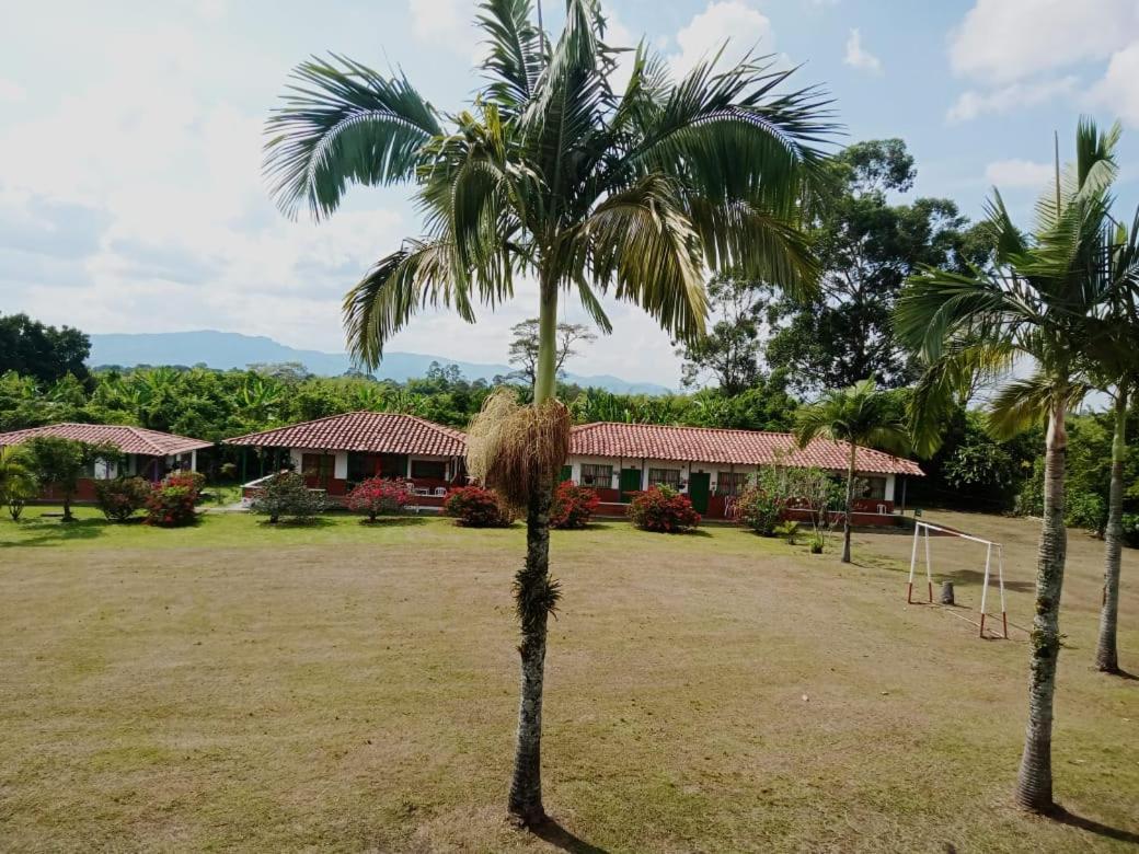 Hotel Campestre Manantial Del Quindio Montenegro Exteriör bild